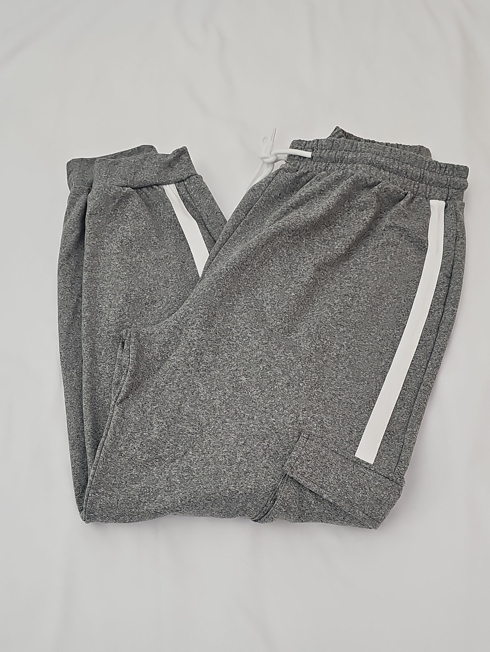 Charlotte Russe Geay Cargo Joggers with White Side Stripes - Size XLarge